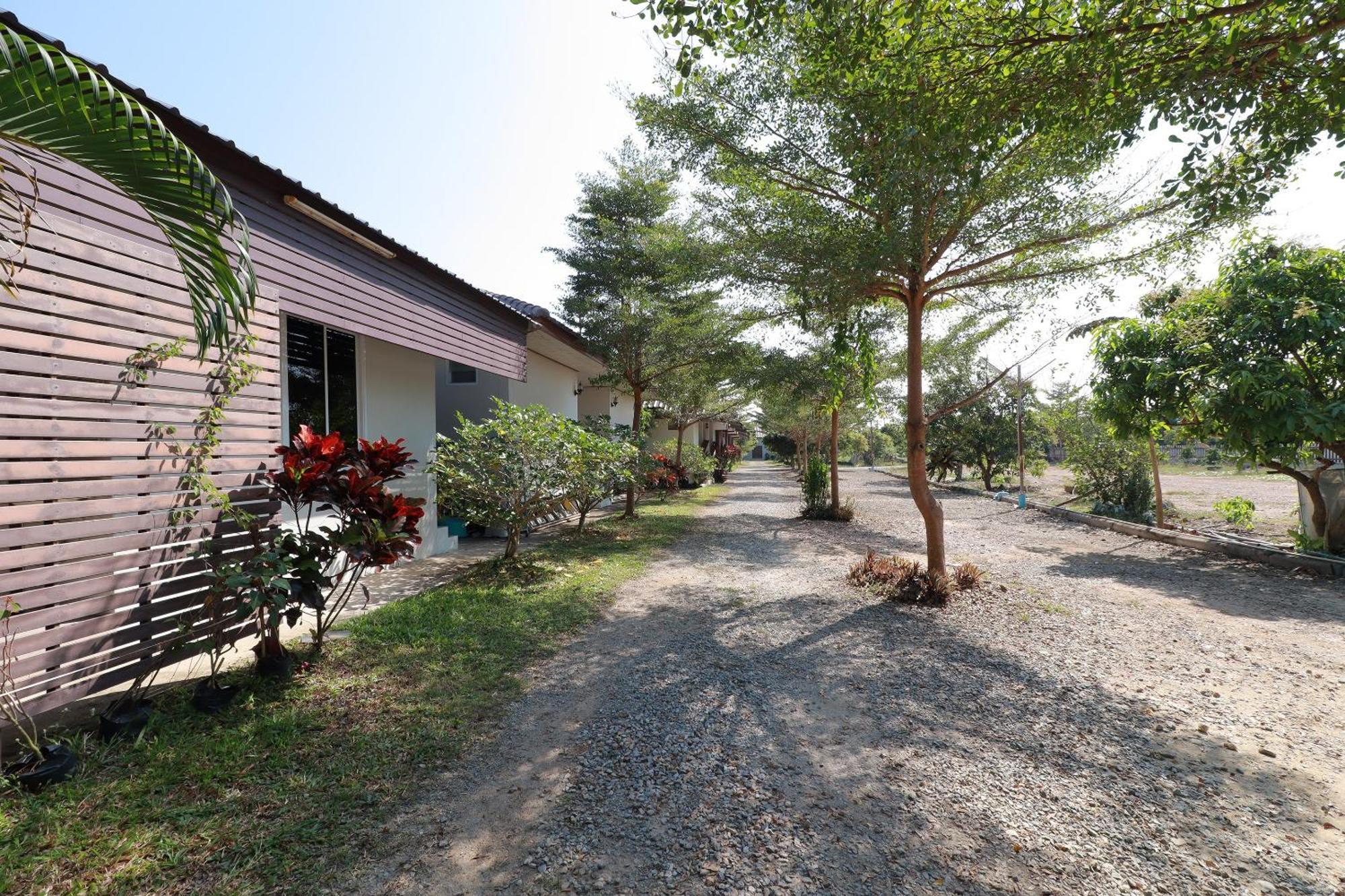 Oyo 553 Kongsup Resort Lamphun Exterior photo